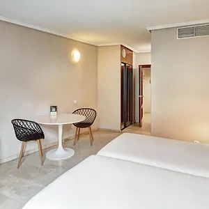 Hotel apartamentowy Sercotel Togumar Madryt